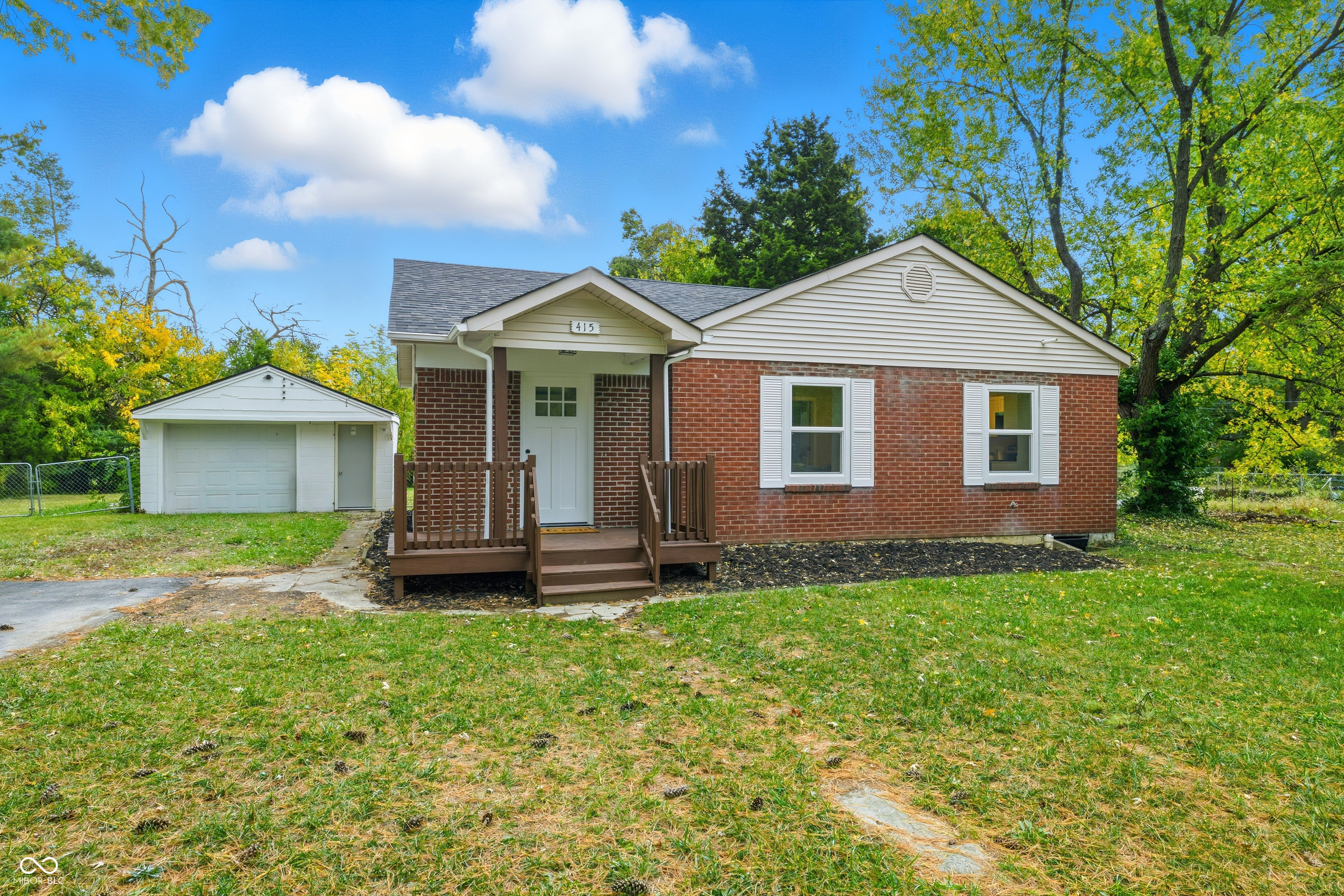 415 Belmar Avenue Indianapolis, IN 46219 - Photo 2 of 21