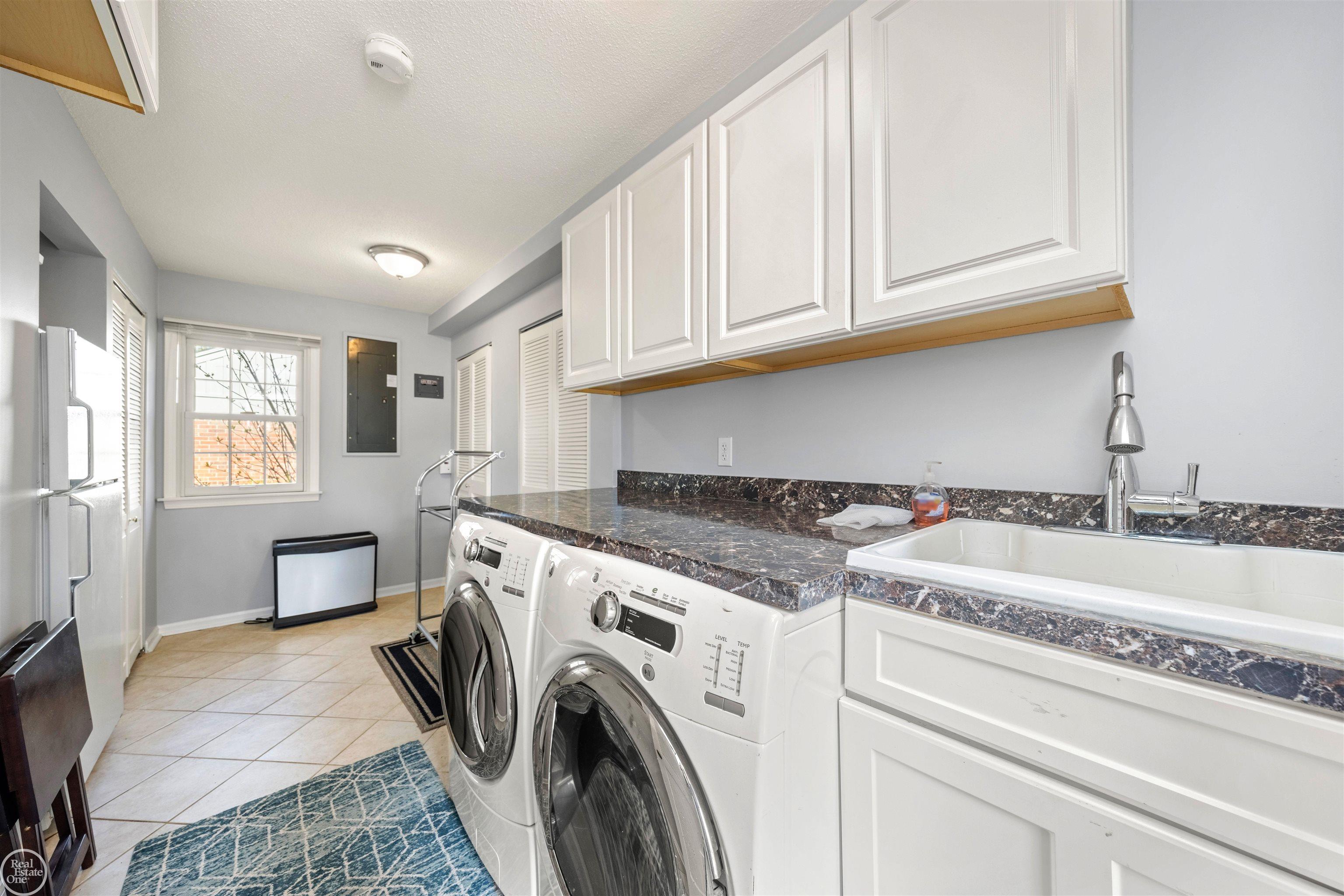 4132 Amherst Road Royal Oak, MI 48073 - Photo 36 of 49 50143663-9fd17965-c160-4cfe-a574-07f68c07d758.JPG