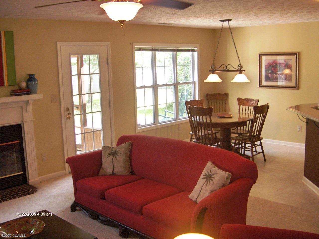 208 Catawba Road Havelock, NC 28532 - Photo 3 of 9 Living Room