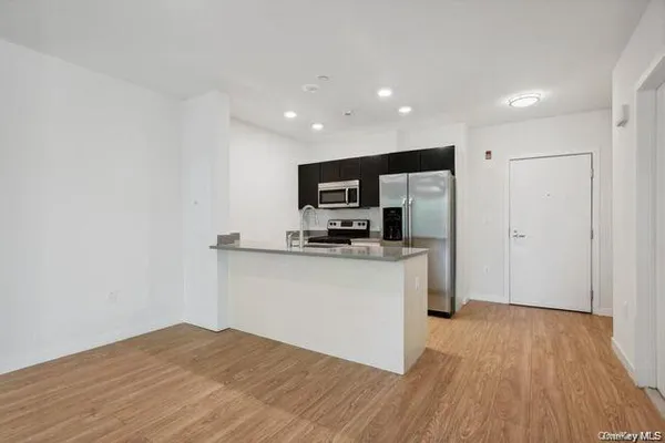 $2,295 | 120 North Pearl Street, Unit 208, Port Chester, NY 10573