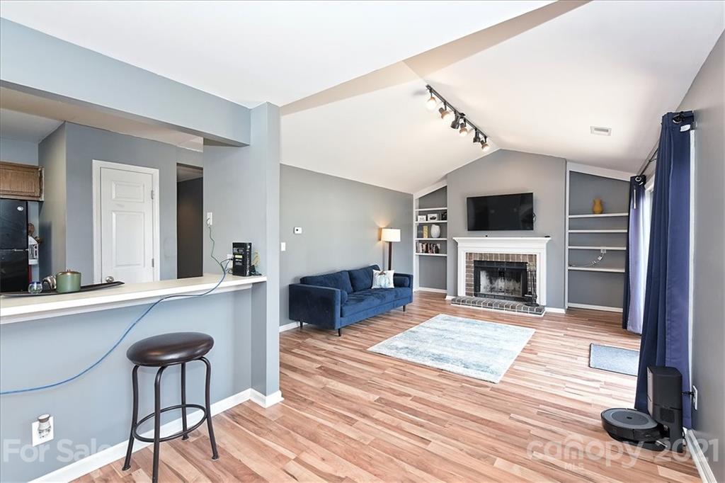 766 Marsh Road, Unit 7 Charlotte, NC 28209 - Photo 13 of 28 Gallery Image 13