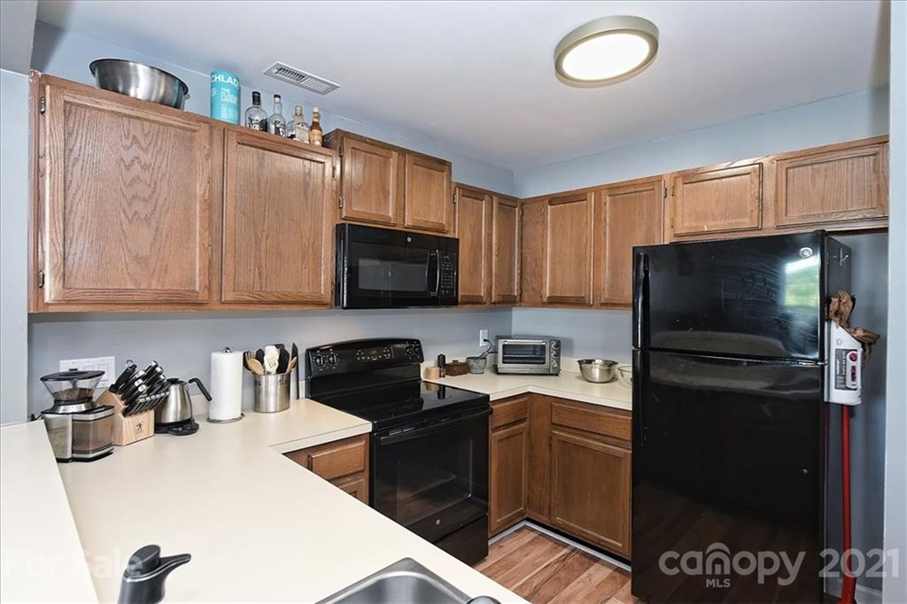 766 Marsh Road, Unit 7 Charlotte, NC 28209 - Photo 18 of 28 Gallery Image 18