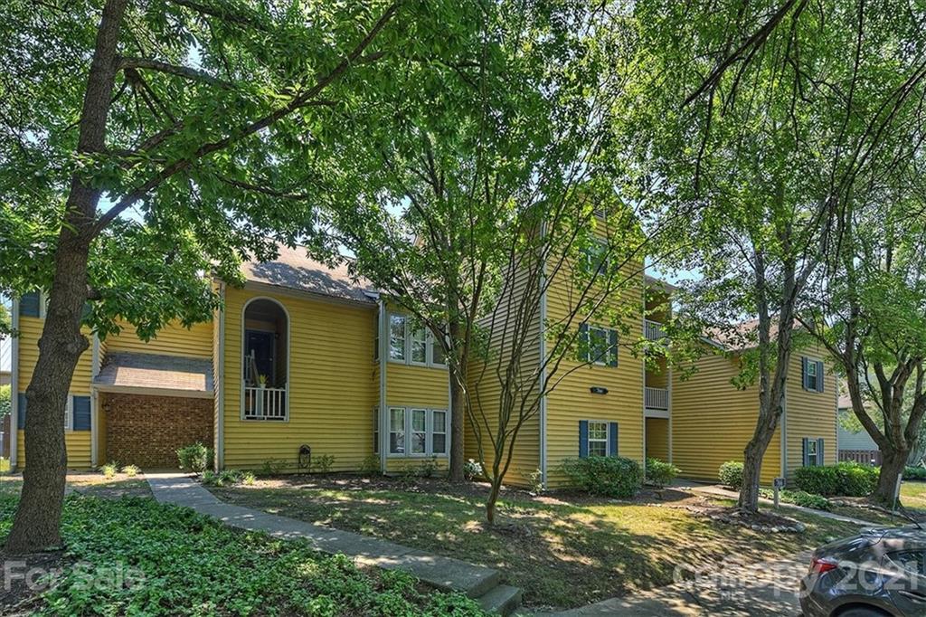 766 Marsh Road, Unit 7 Charlotte, NC 28209 - Photo 3 of 28 Gallery Image 3
