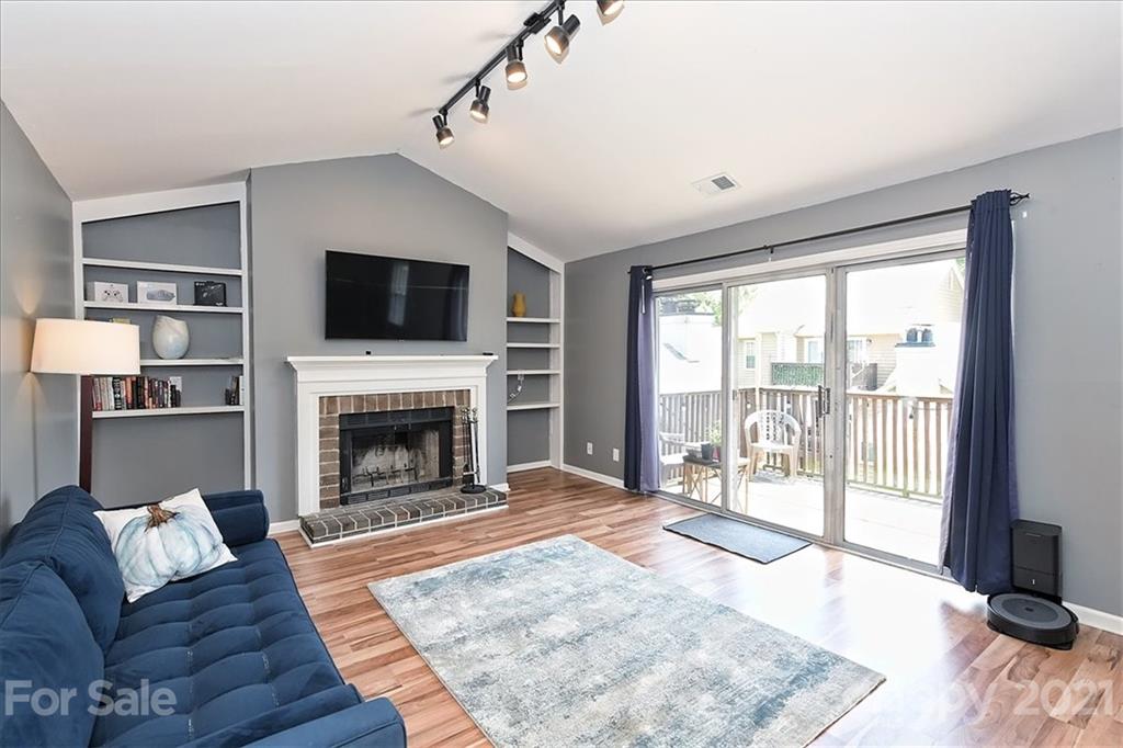766 Marsh Road, Unit 7 Charlotte, NC 28209 - Photo 5 of 28 Gallery Image 5