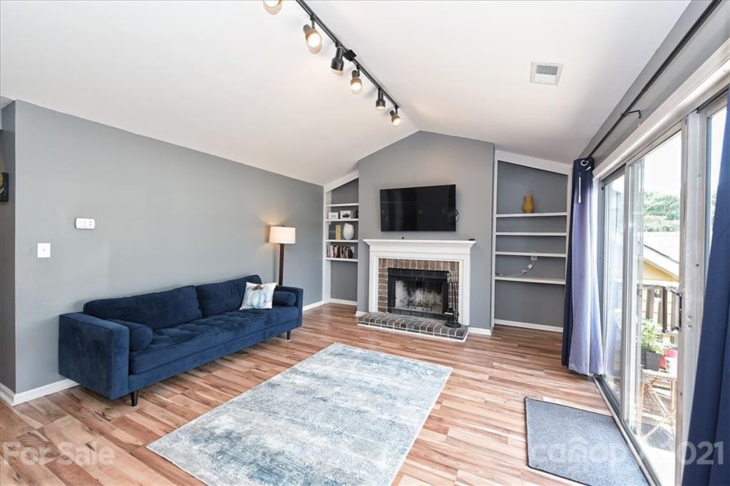 766 Marsh Road, Unit 7 Charlotte, NC 28209 - Photo 7 of 28 Gallery Image 7