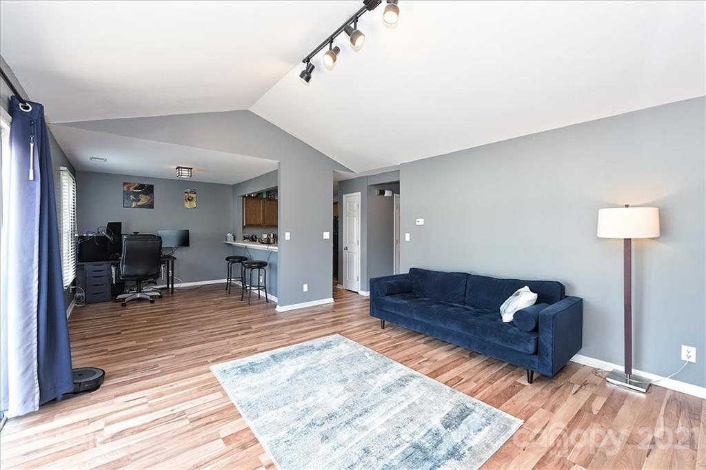 766 Marsh Road, Unit 7 Charlotte, NC 28209 - Photo 9 of 28 Gallery Image 9