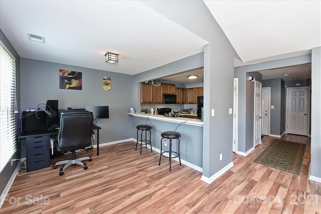 766 Marsh Road, Unit 7 Charlotte, NC 28209 - Photo 10 of 28 Gallery Image 10