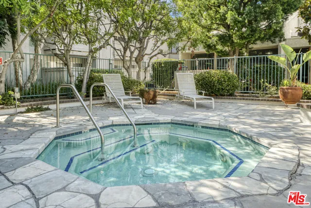 a view of an entryway with sitting area