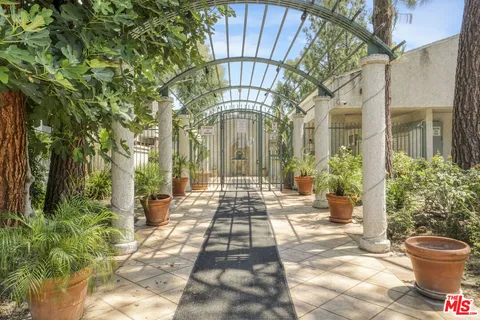 $399,999 | 20134 Leadwell Street, Unit 156, Winnetka, CA 91306