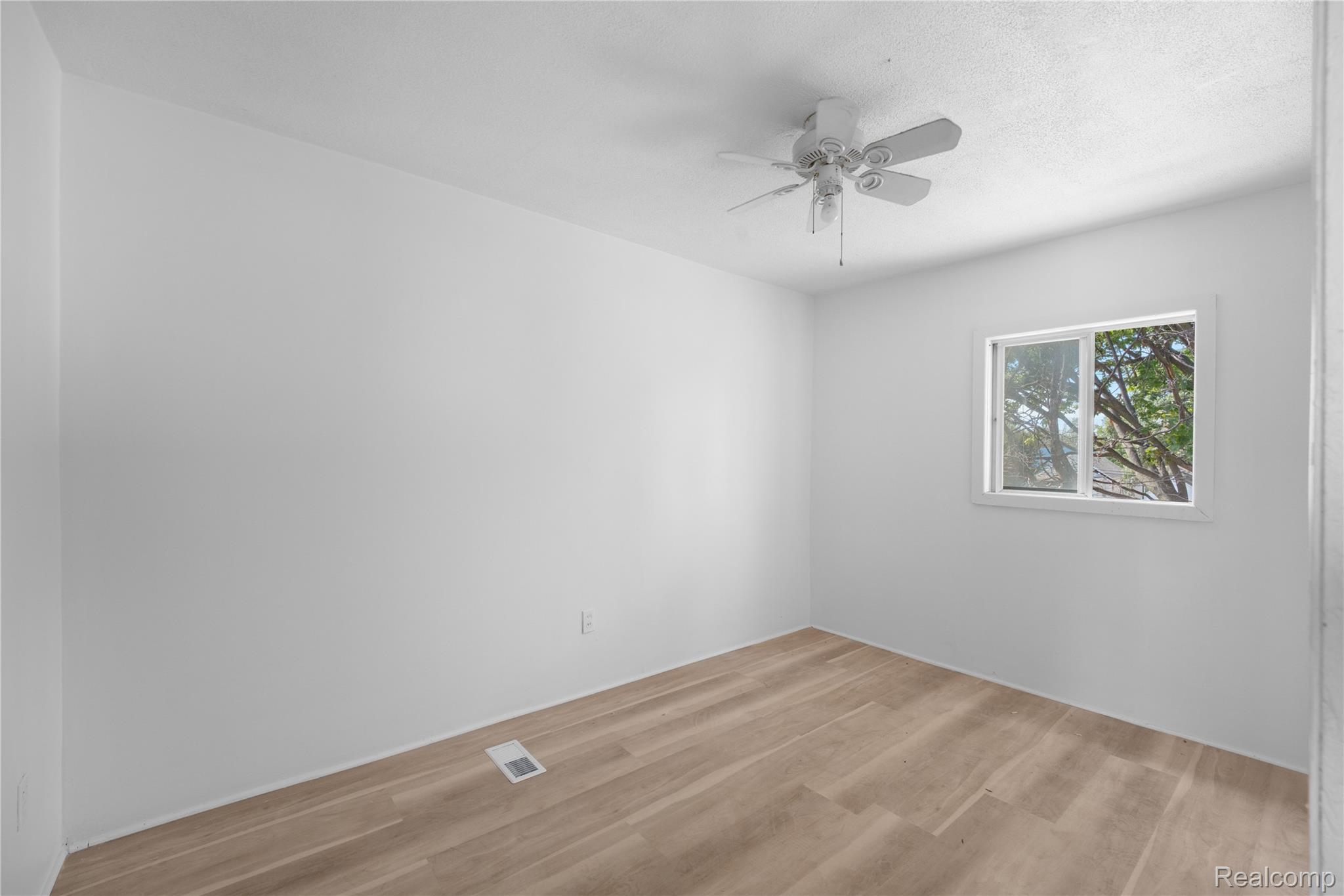 147 Charles Street River Rouge, MI 48218 - Photo 12 of 19 12.jpg
