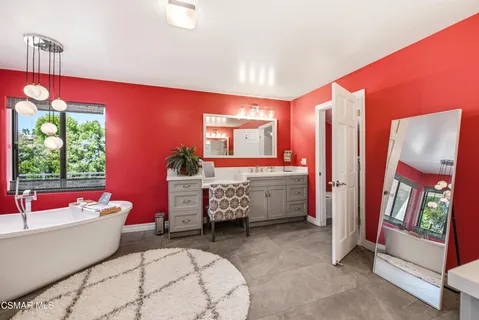 $1,995,000 | 351 Las Tuero Court, Camarillo, CA 93010