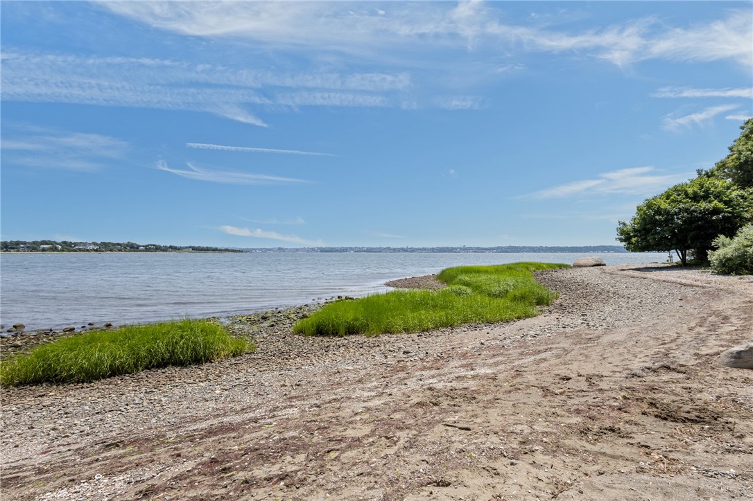 11 Stonegate Road Warren, RI 02885 - Photo 33 of 34