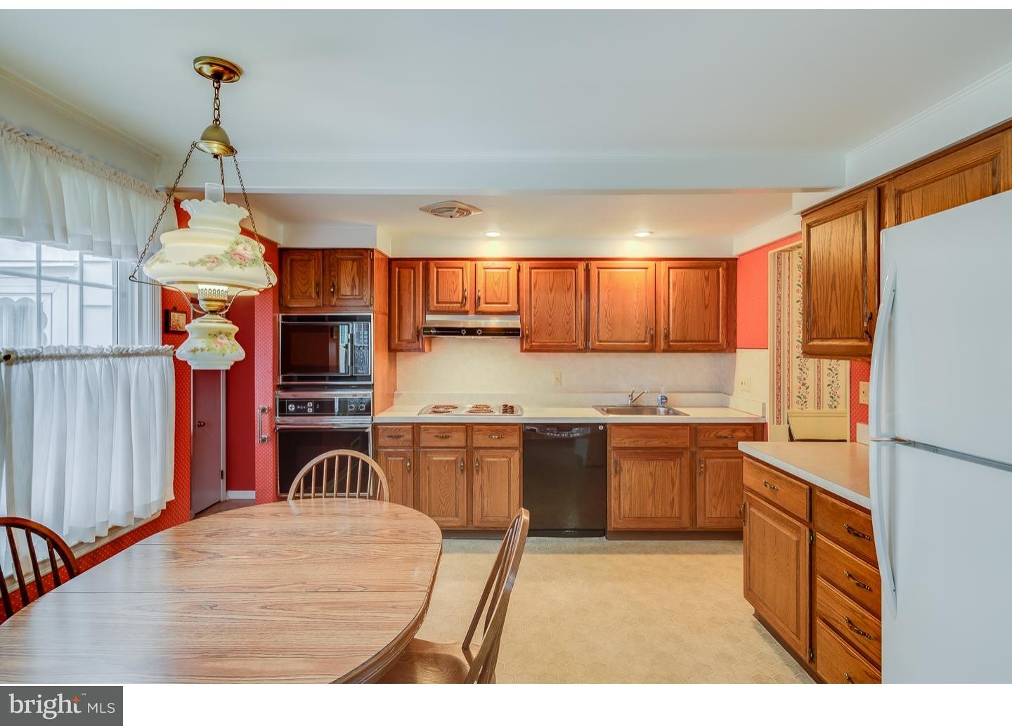 110 Rockingham Road Cherry Hill, NJ 08034 - Photo 6 of 25