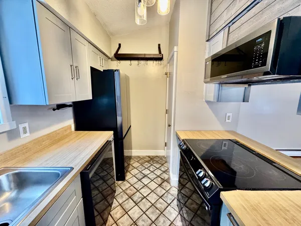 $265,000 | 445 Old Quechee Road, Unit 10C, Hartford, VT 05059