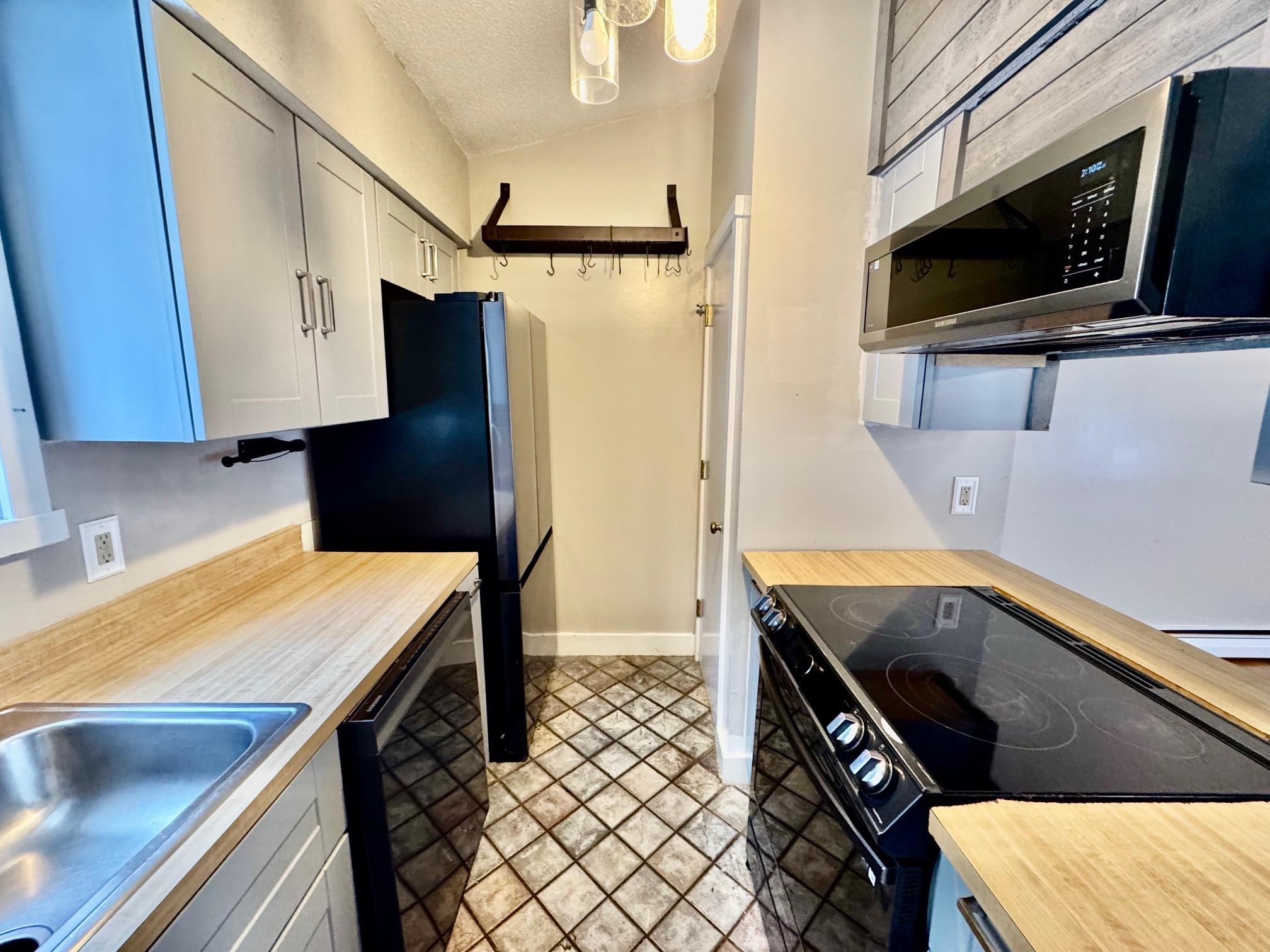 445 Old Quechee Road, Unit 10C Hartford, VT 05059 - Photo 4 of 18