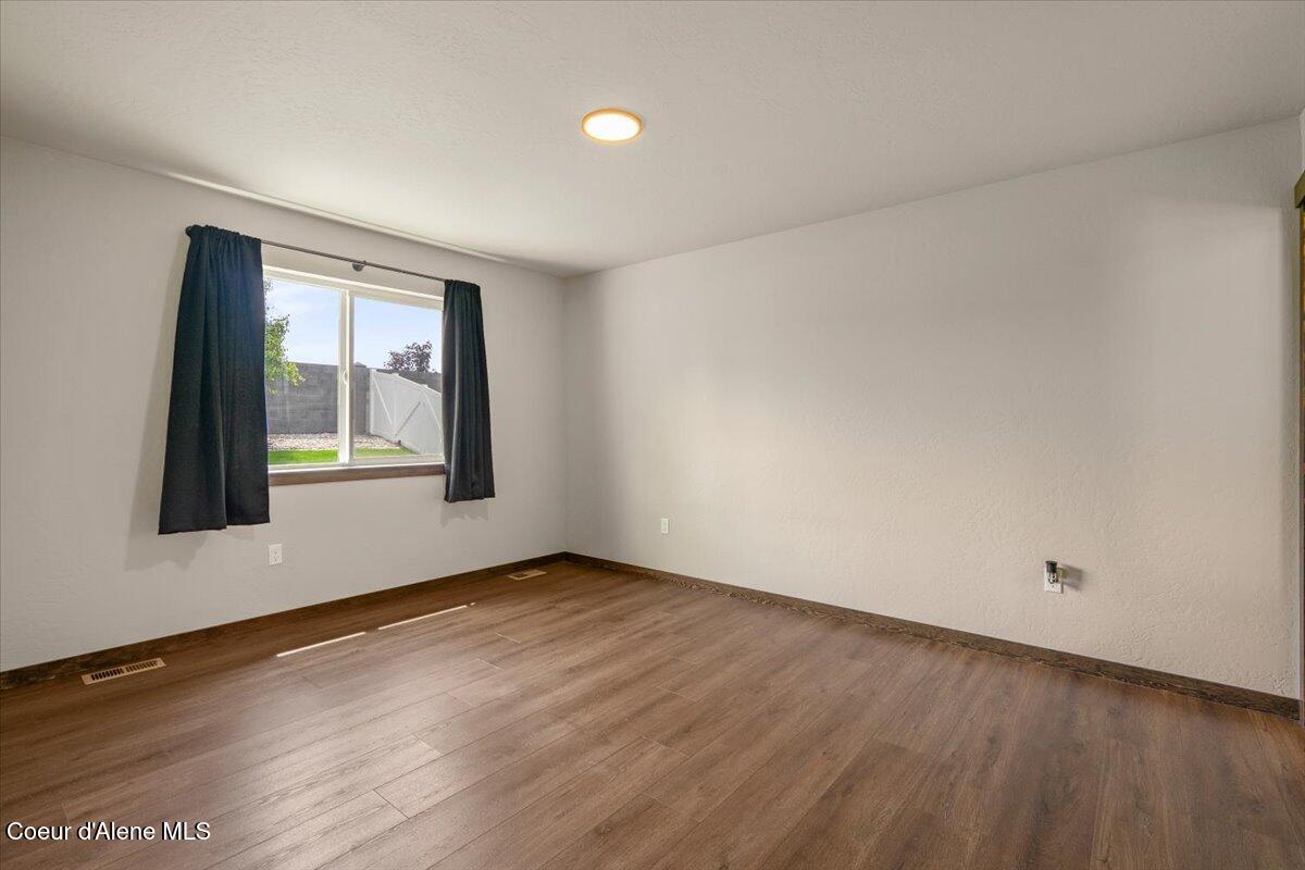 8544 West Seed Avenue Rathdrum, ID 83858 - Photo 22 of 41 22-Primary Bedroom