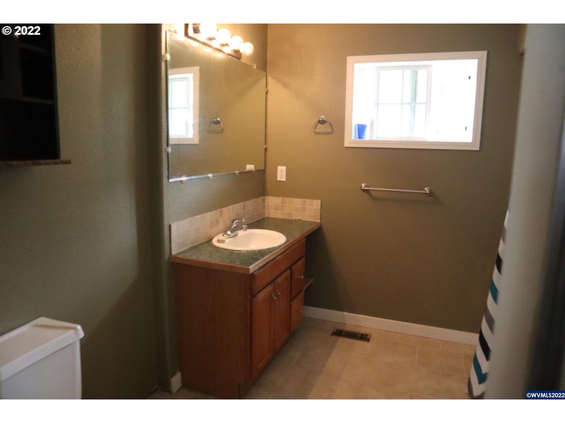 7325 Vaughn Road Tillamook, OR 97141 - Photo 16 of 23 Bathroom