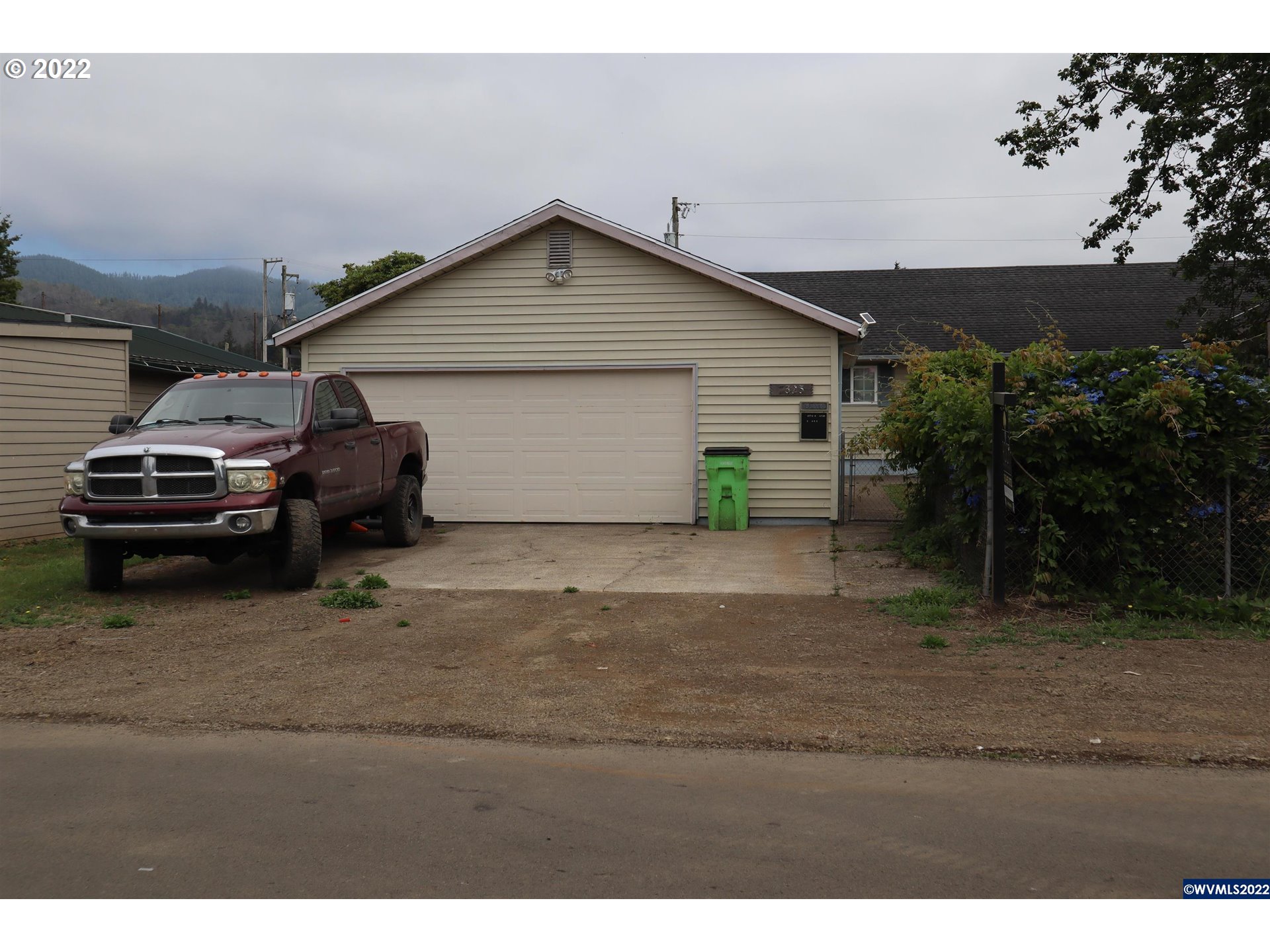 7325 Vaughn Road Tillamook, OR 97141 - Photo 4 of 23 Garage