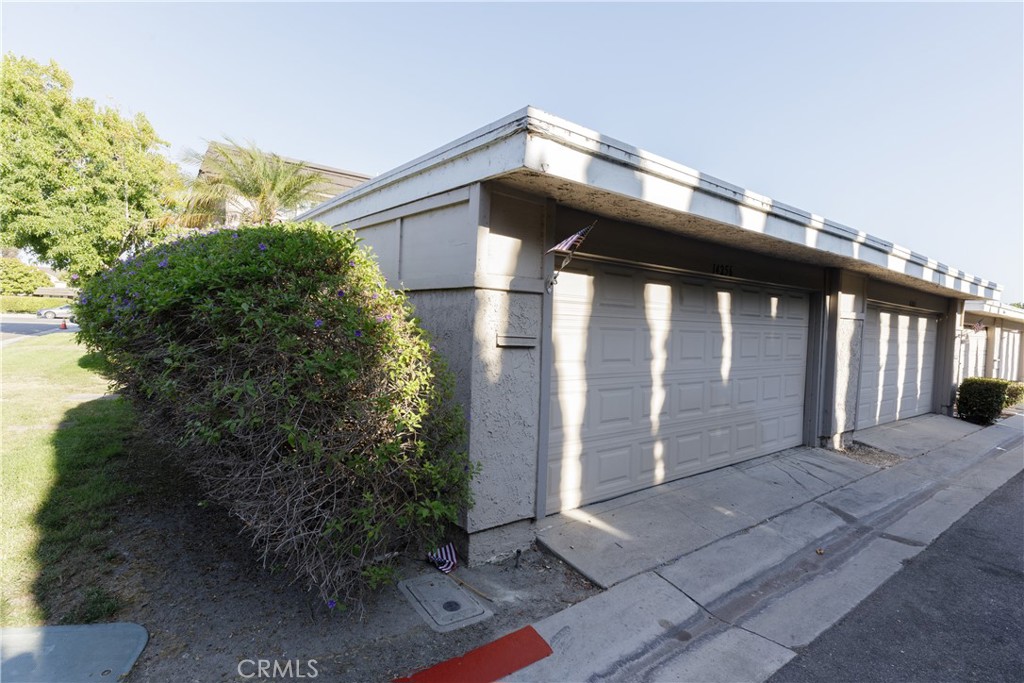 14256 Bolsa Chica Road Westminster, CA 92683 - Photo 15 of 15 a backyard of a house with lots of green space