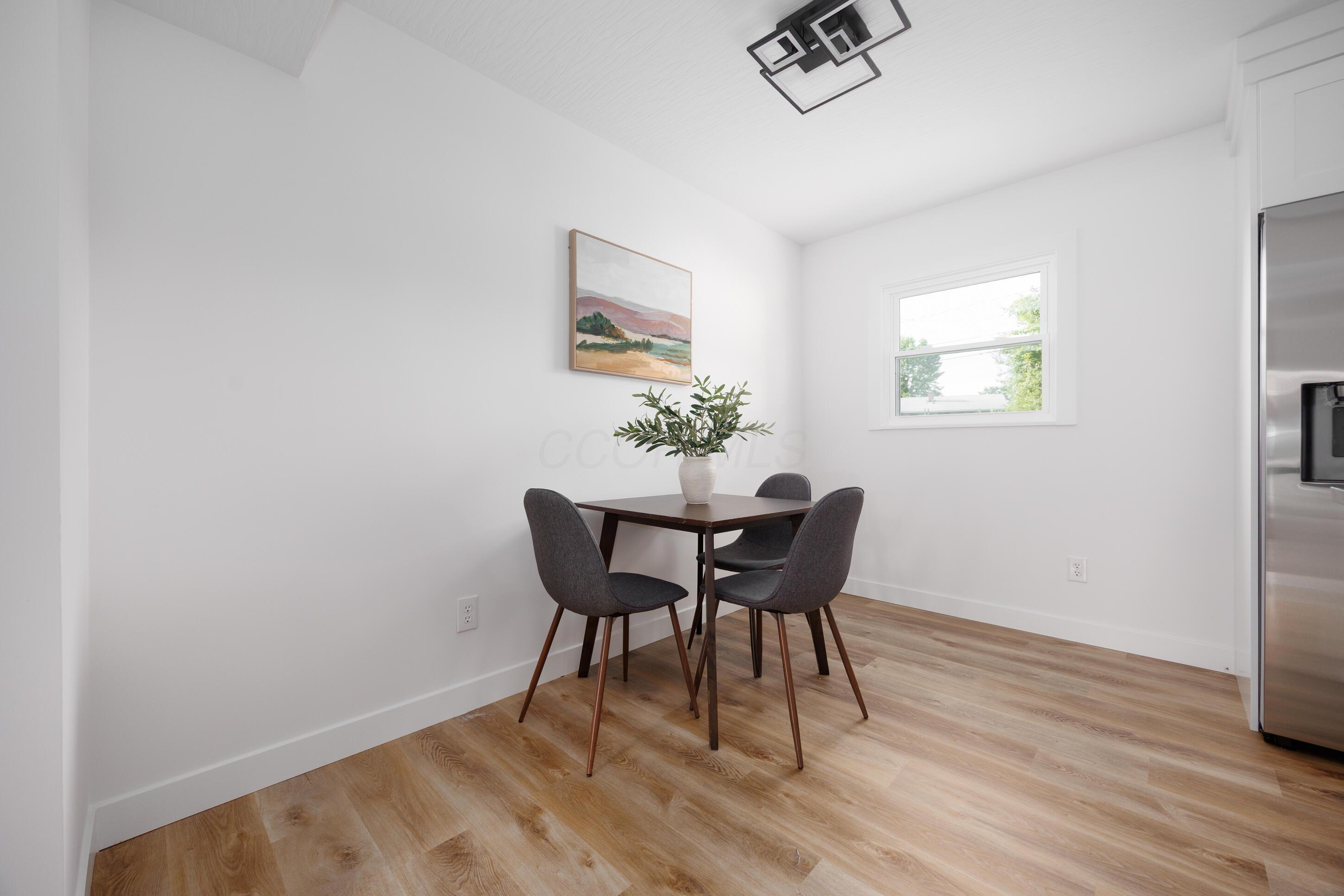 876 Grenada Road Columbus, OH 43207 - Photo 19 of 48 Dining Space