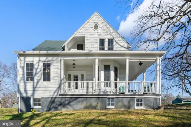 $999,000 | 1521 North Royal Avenue, Front Royal, VA 22630