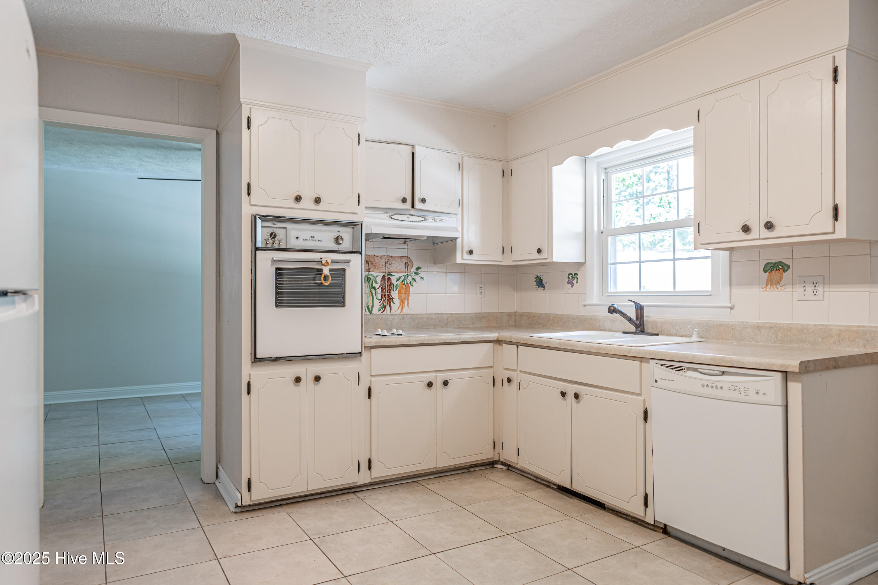 606 John McQueen Road Aberdeen, NC 28315 - Photo 12 of 38 kitchen