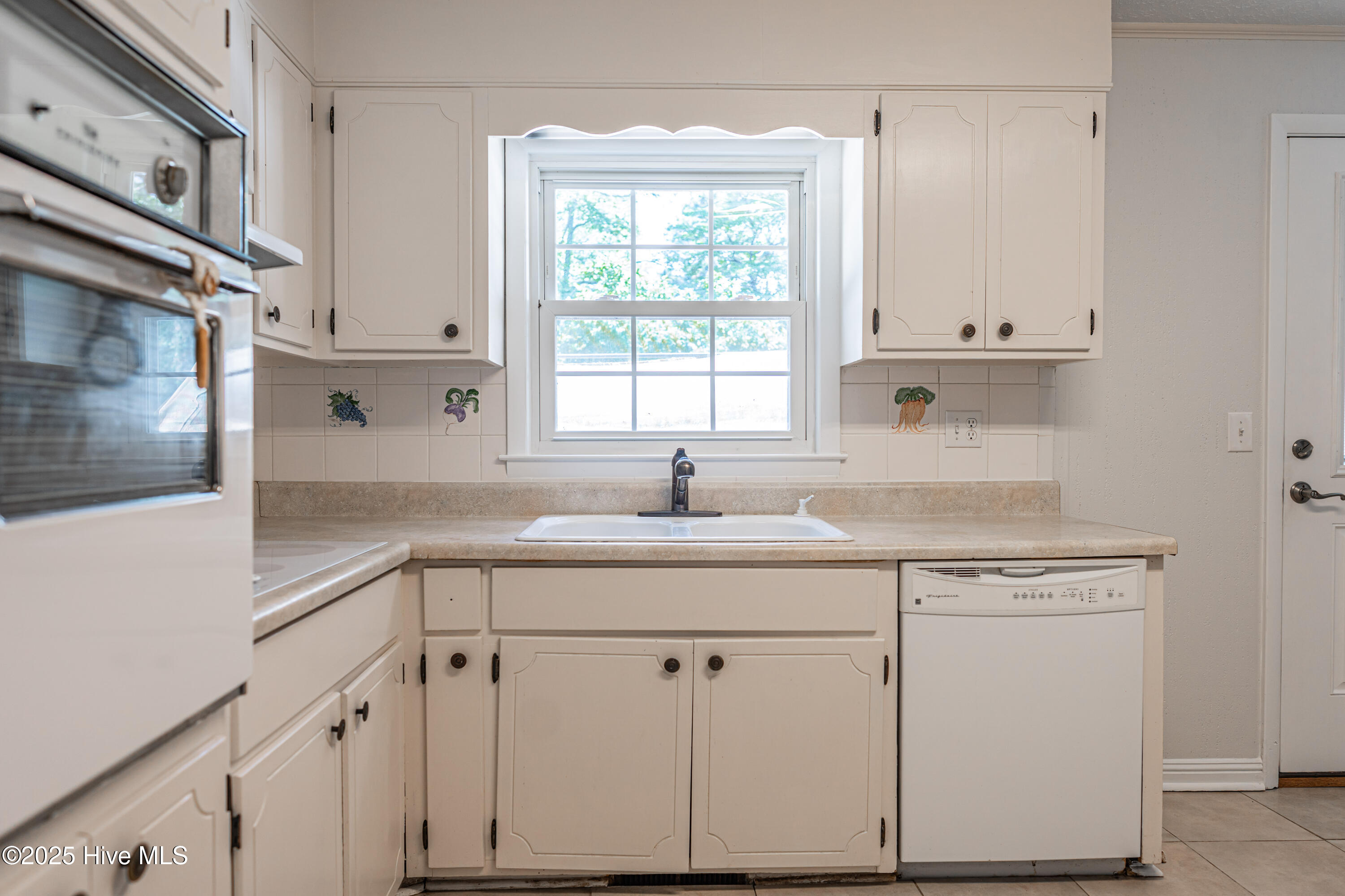 606 John McQueen Road Aberdeen, NC 28315 - Photo 13 of 38 kitchen