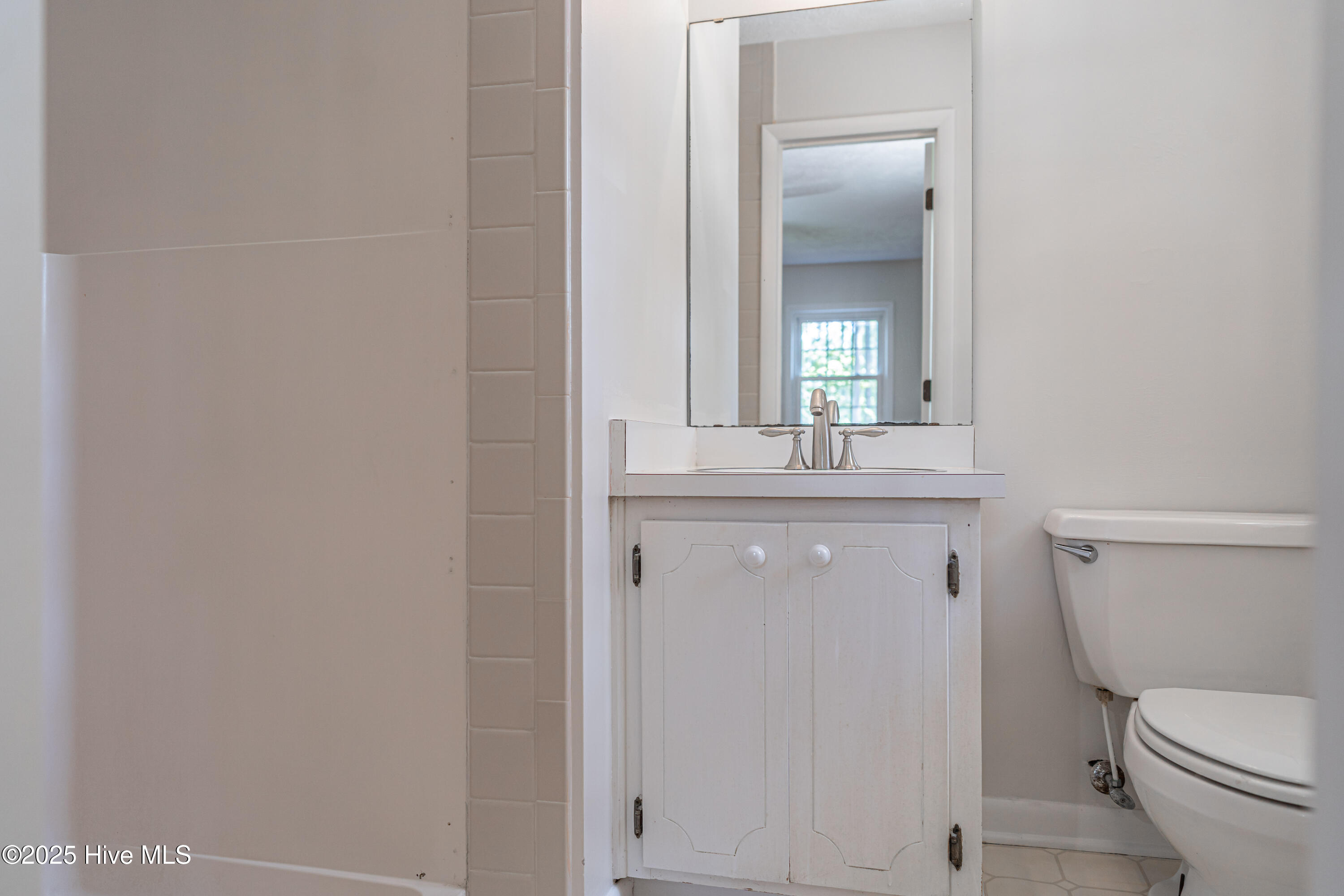 606 John McQueen Road Aberdeen, NC 28315 - Photo 18 of 38 primary en suite