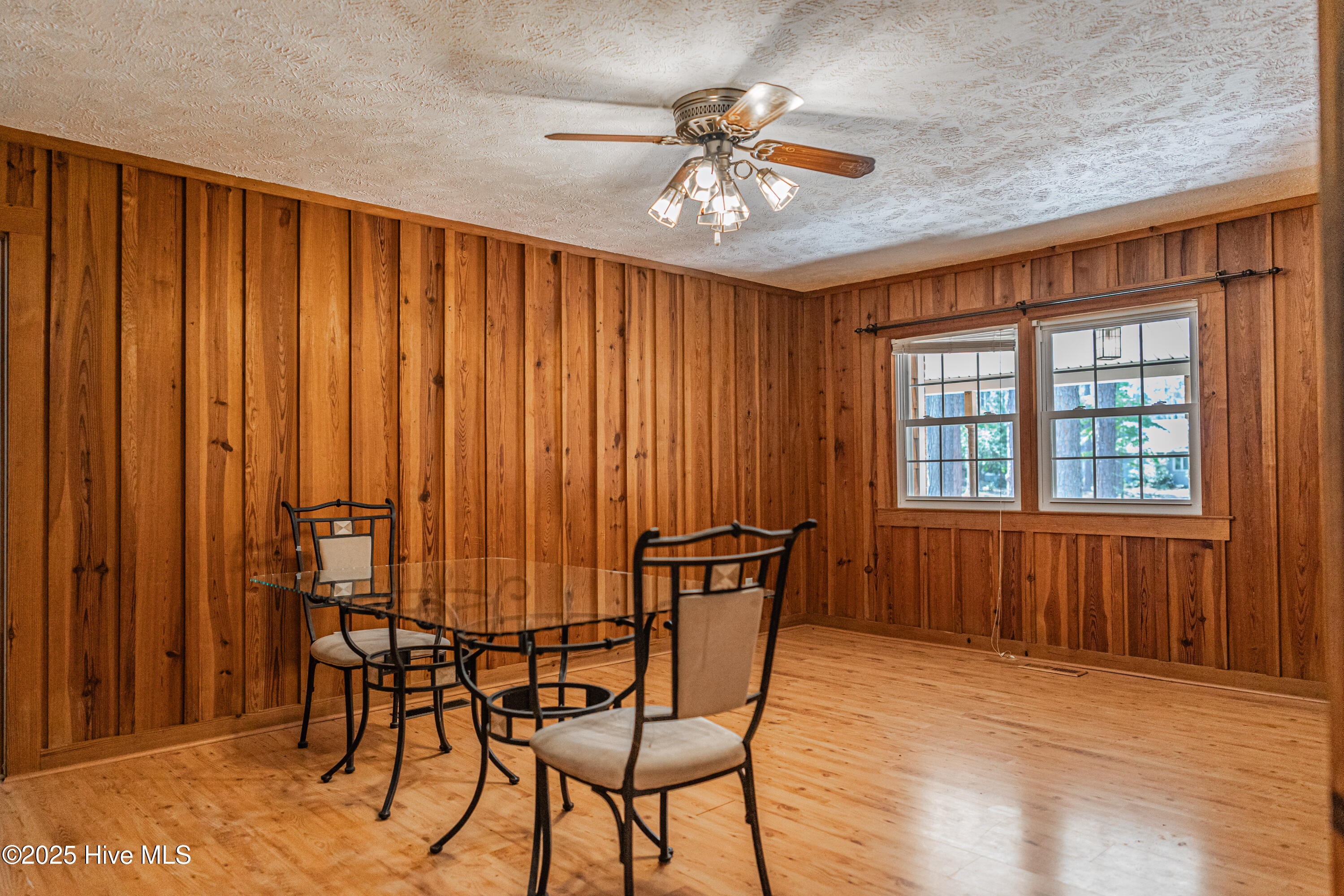 606 John McQueen Road Aberdeen, NC 28315 - Photo 21 of 38 fireplace room