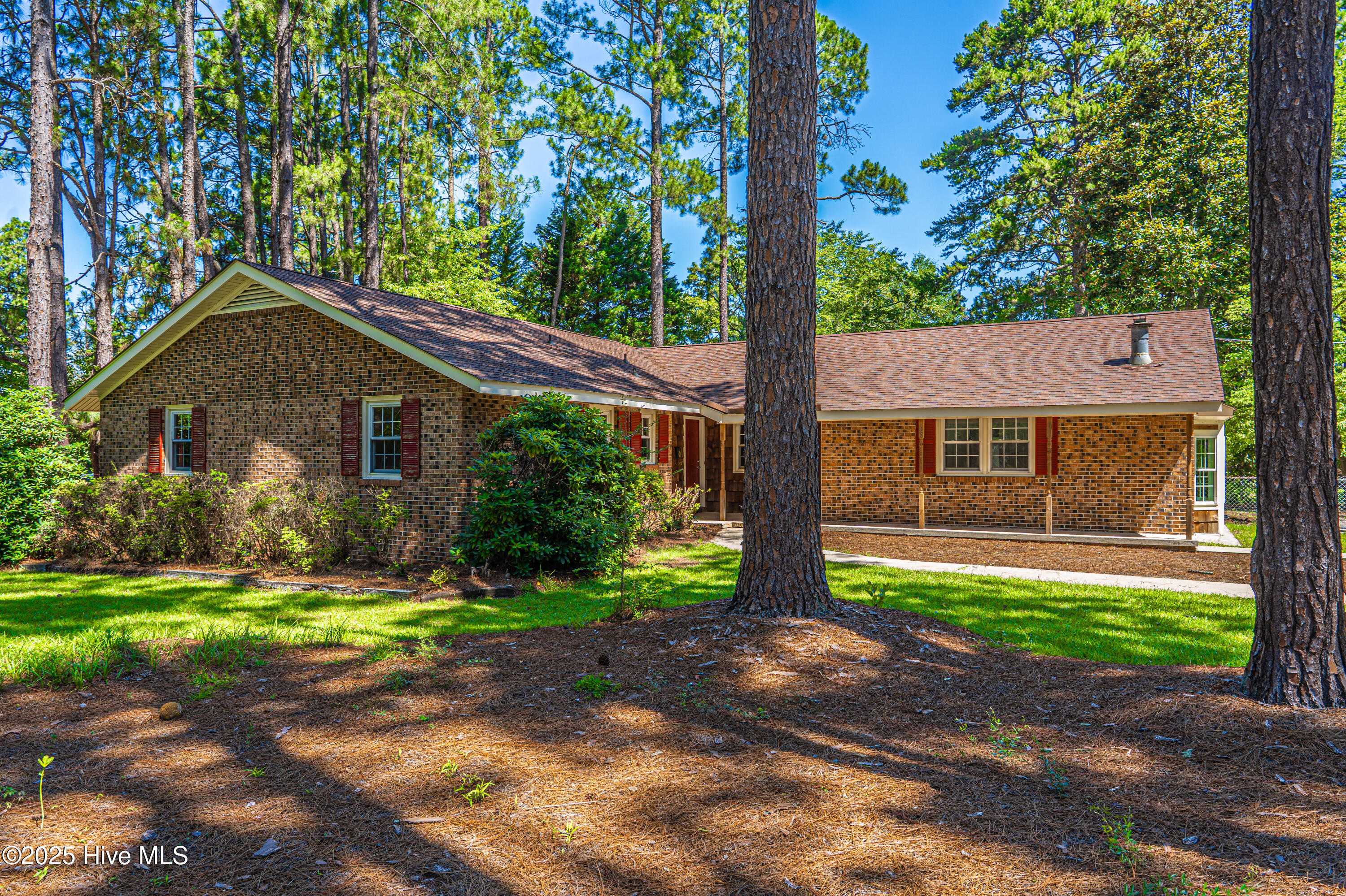606 John McQueen Road Aberdeen, NC 28315 - Photo 3 of 38 Front exterior 2