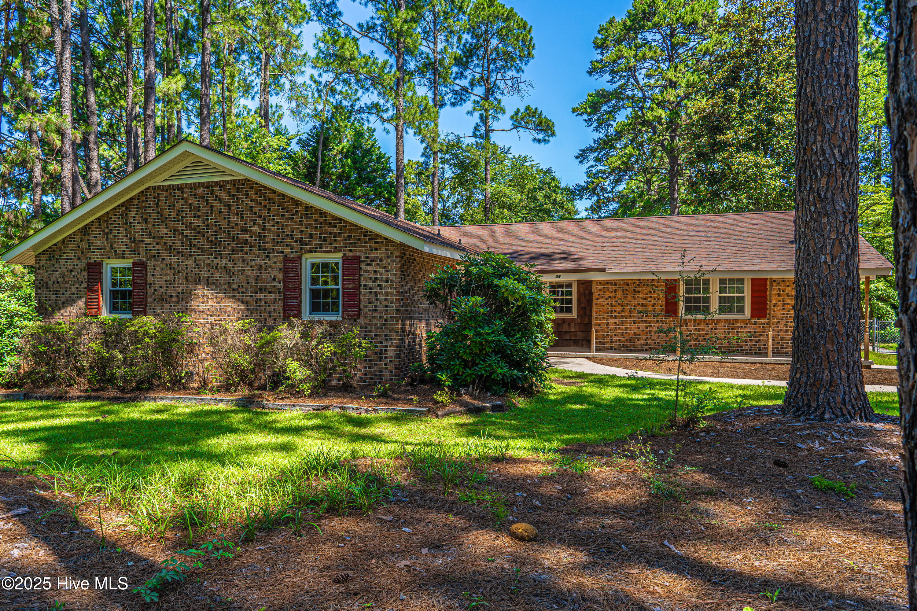 606 John McQueen Road Aberdeen, NC 28315 - Photo 4 of 38 Front exterior 3