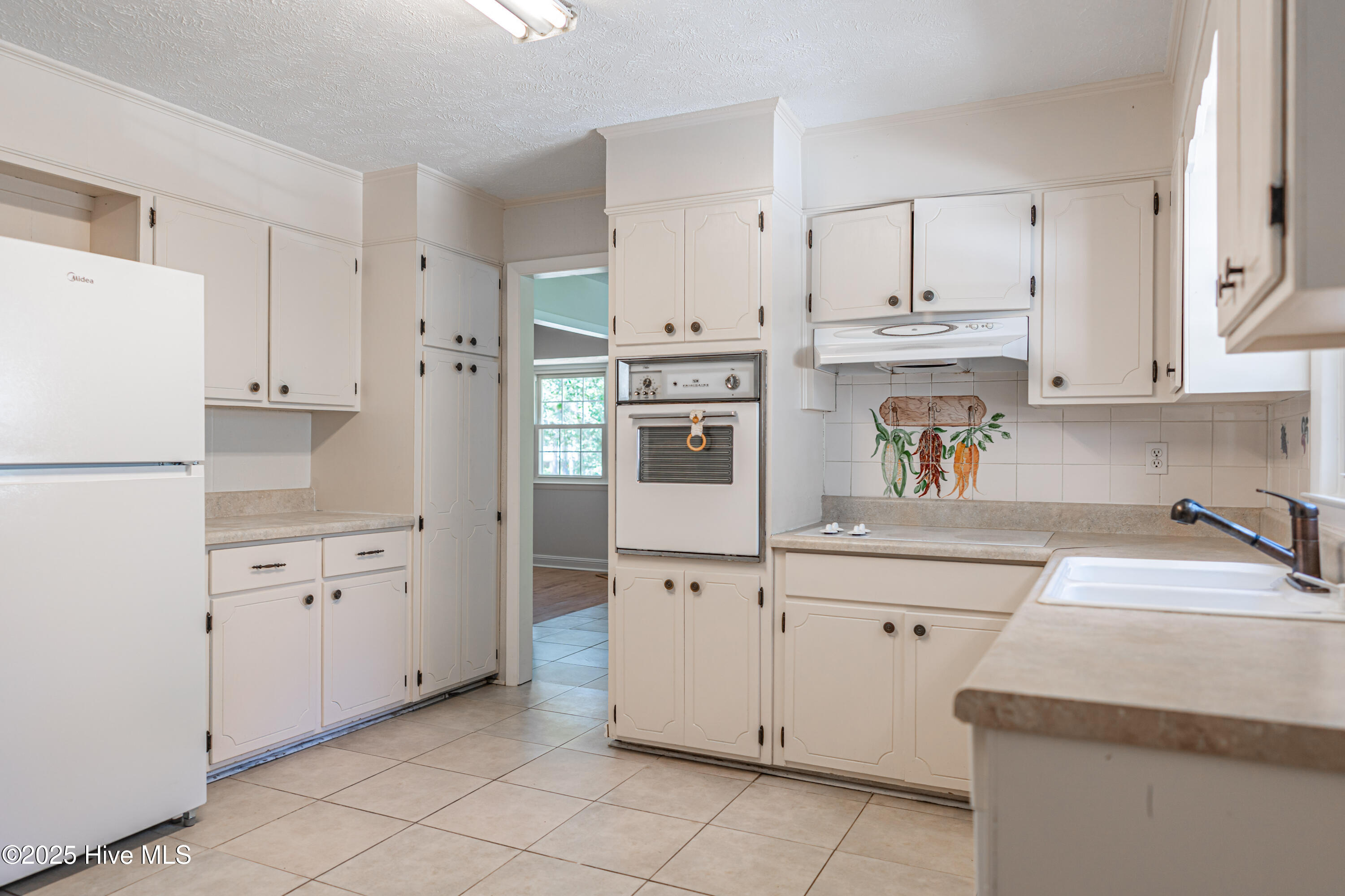 606 John McQueen Road Aberdeen, NC 28315 - Photo 10 of 38 kitchen