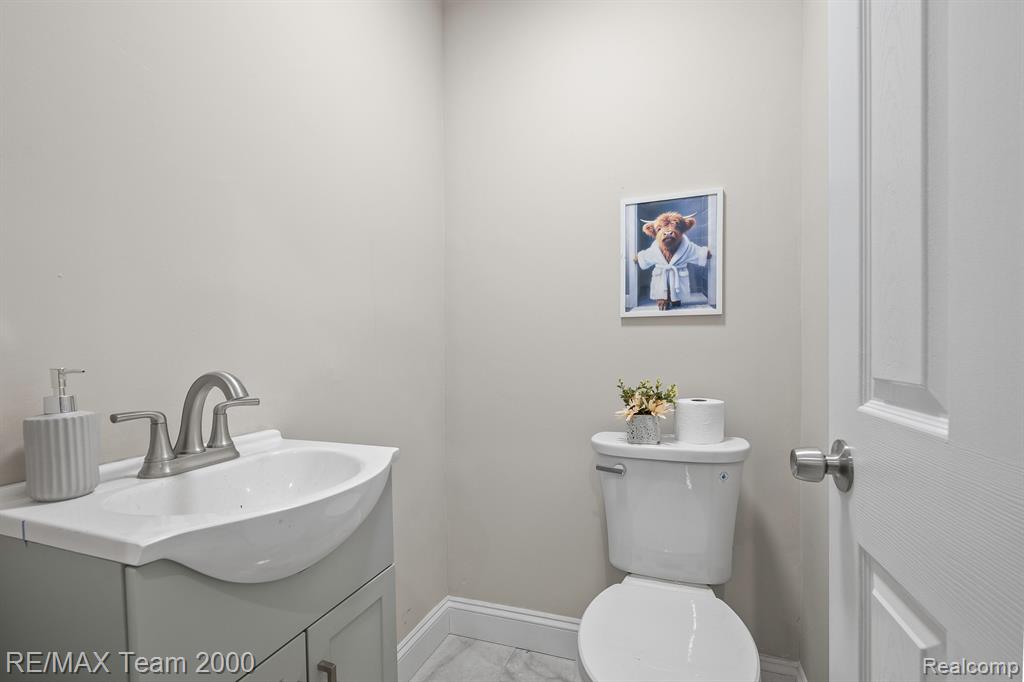6129 Yorkshire Road Detroit, MI 48224 - Photo 20 of 34