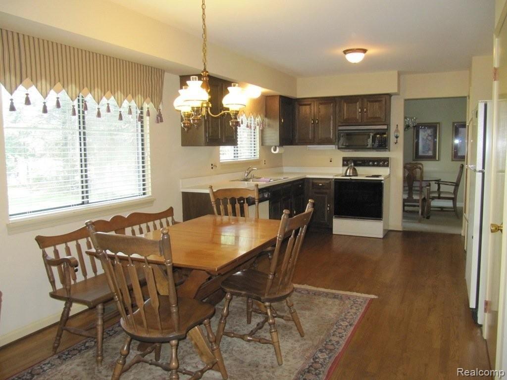 777 Leinster Road Rochester, MI 48309 - Photo 7 of 25 Kitchen