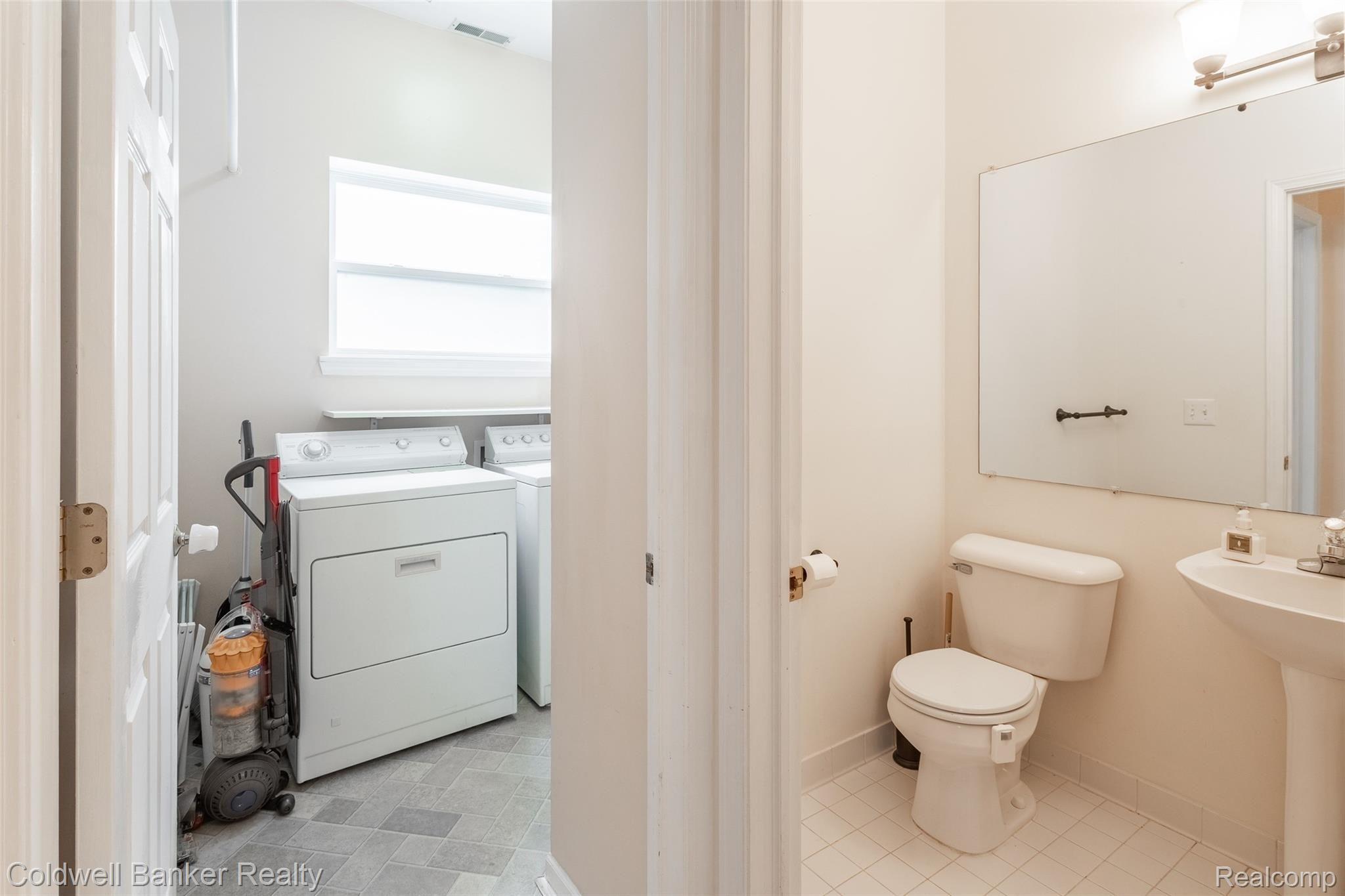 78 Eagle Ridge Road Lake Orion, MI 48360 - Photo 15 of 33 Lower Level Laundry-Half Bath.jpg