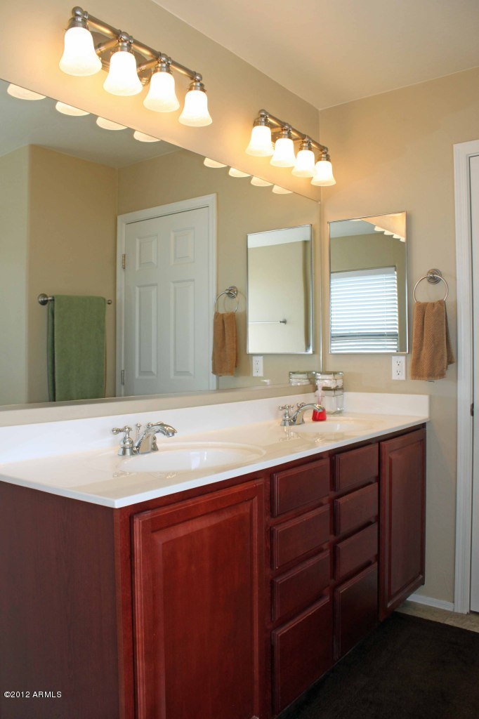 3562 East Harwell Road Gilbert, AZ 85234 - Photo 23 of 39 Master Bathroom