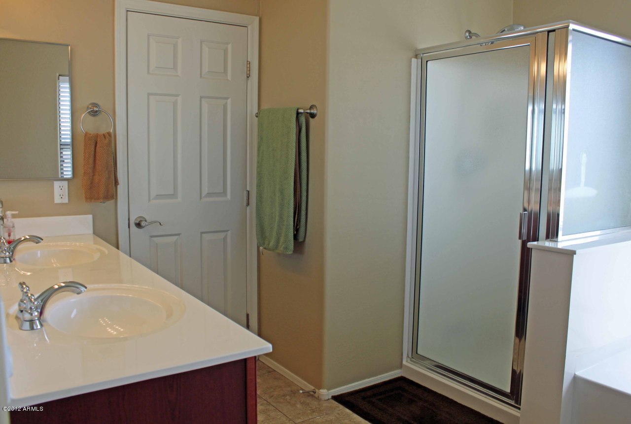 3562 East Harwell Road Gilbert, AZ 85234 - Photo 24 of 39 Master Bathroom