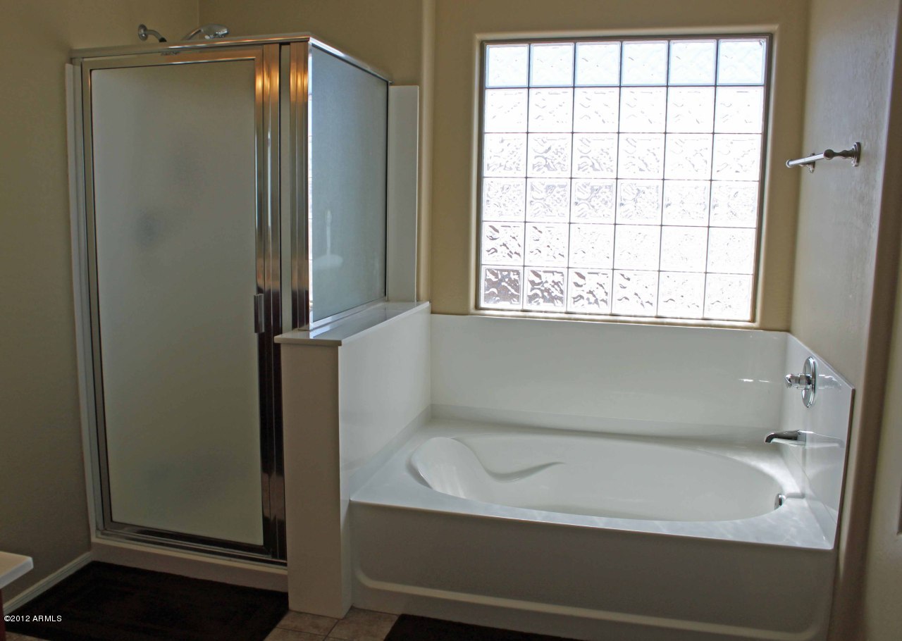 3562 East Harwell Road Gilbert, AZ 85234 - Photo 26 of 39 Master Bathroom