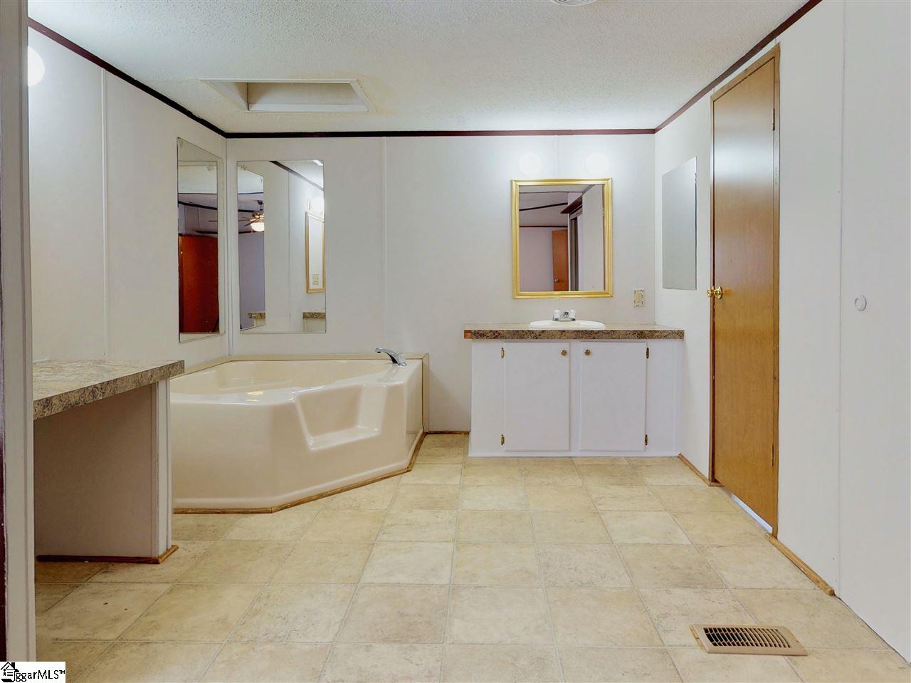 1627 Anderson Ridge Road Simpsonville, SC 29681 - Photo 20 of 25 Gallery Image 20