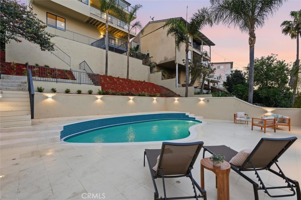 8140 Calabar Avenue Playa del Rey, CA 90293 - Photo 53 of 60 a view of an chairs and table in the patio