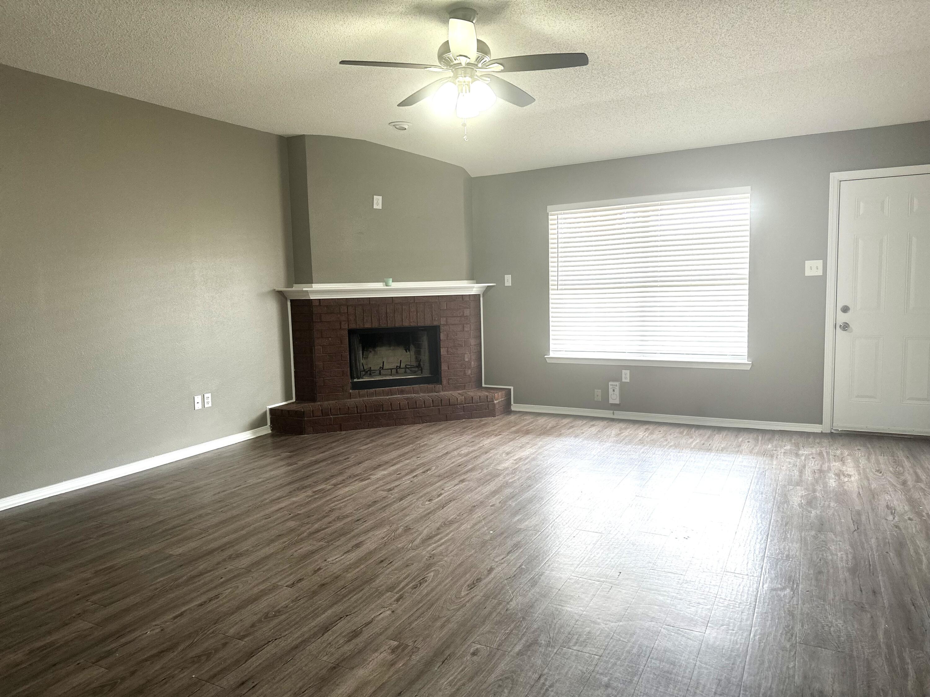 6211 17th Street Lubbock, TX 79416 - Photo 2 of 14 living 17