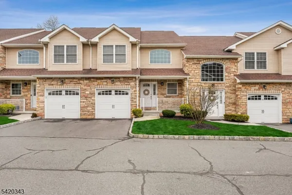 $699,000 | 47 Harvey Court, Clark, NJ 07066