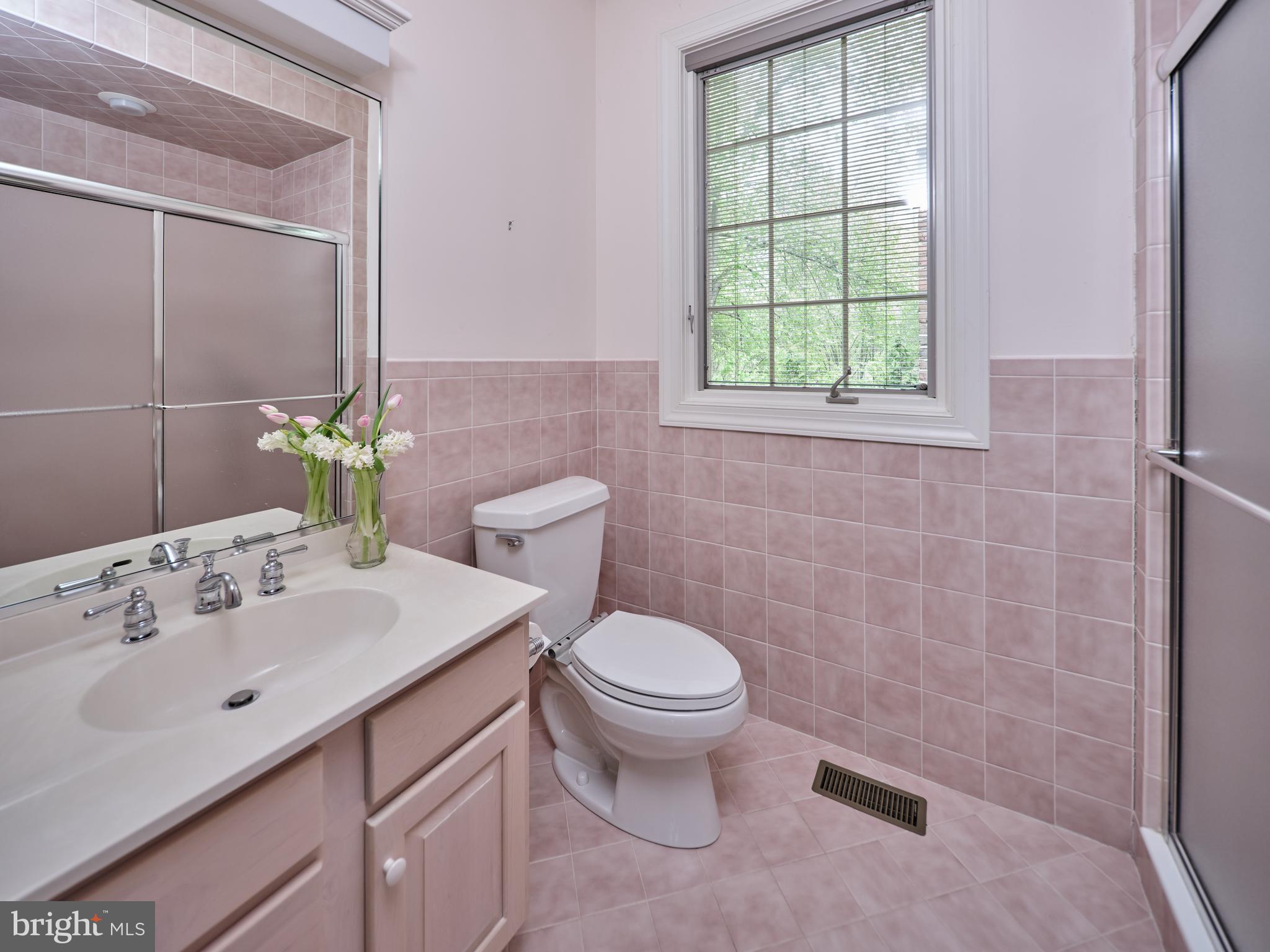 2 Windbrook Drive Springfield, PA 19064 - Photo 27 of 59 In Law Suite Full Bathroom