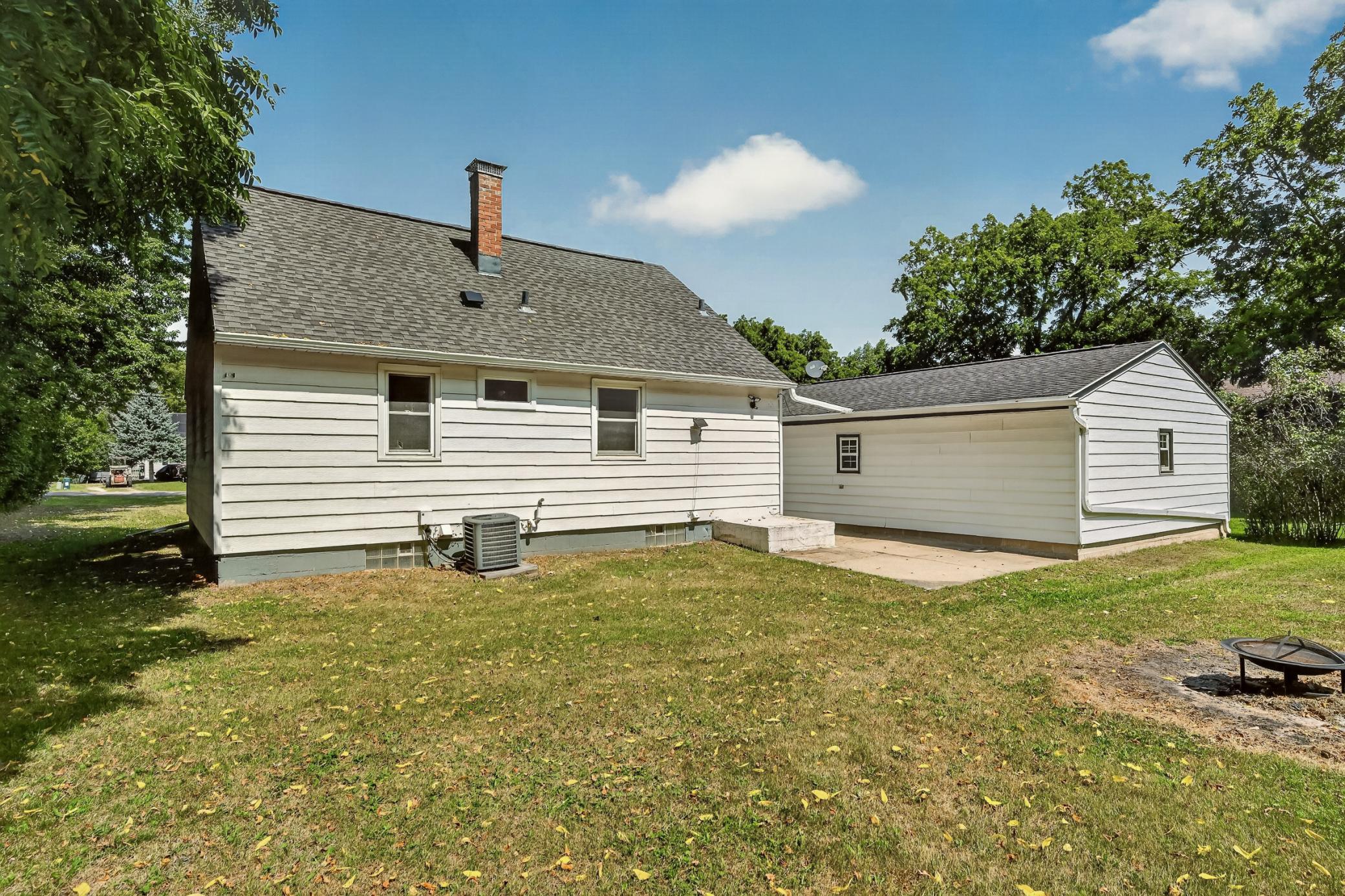 312 21st Street Southwest Rochester, MN 55902 - Photo 3 of 32 Gallery Image 3