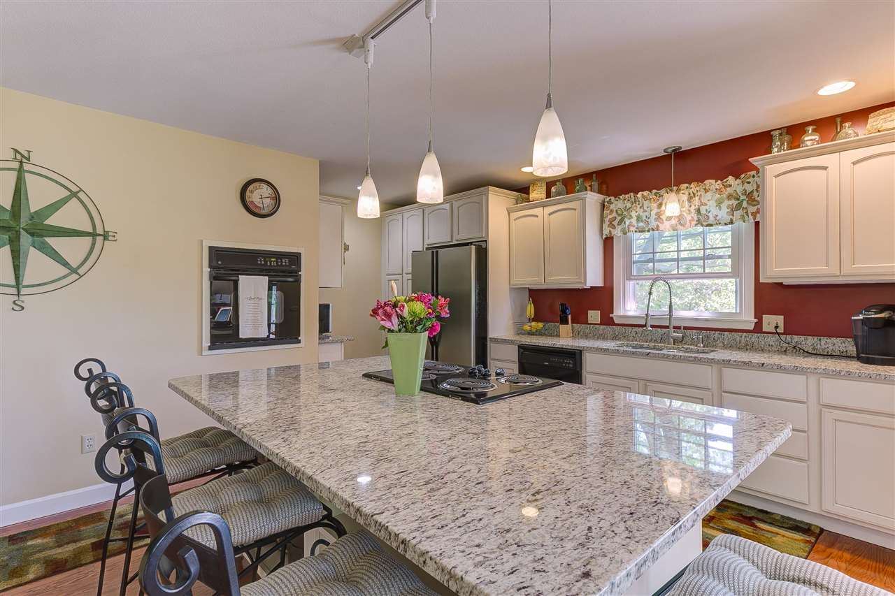 5665 Apple Valley Road Williamsburg, MI 49690 - Photo 4 of 34 1847276-3.JPG