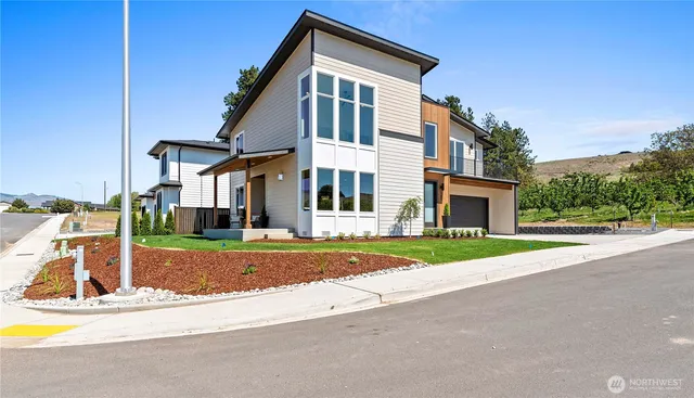 front view of house with a yard