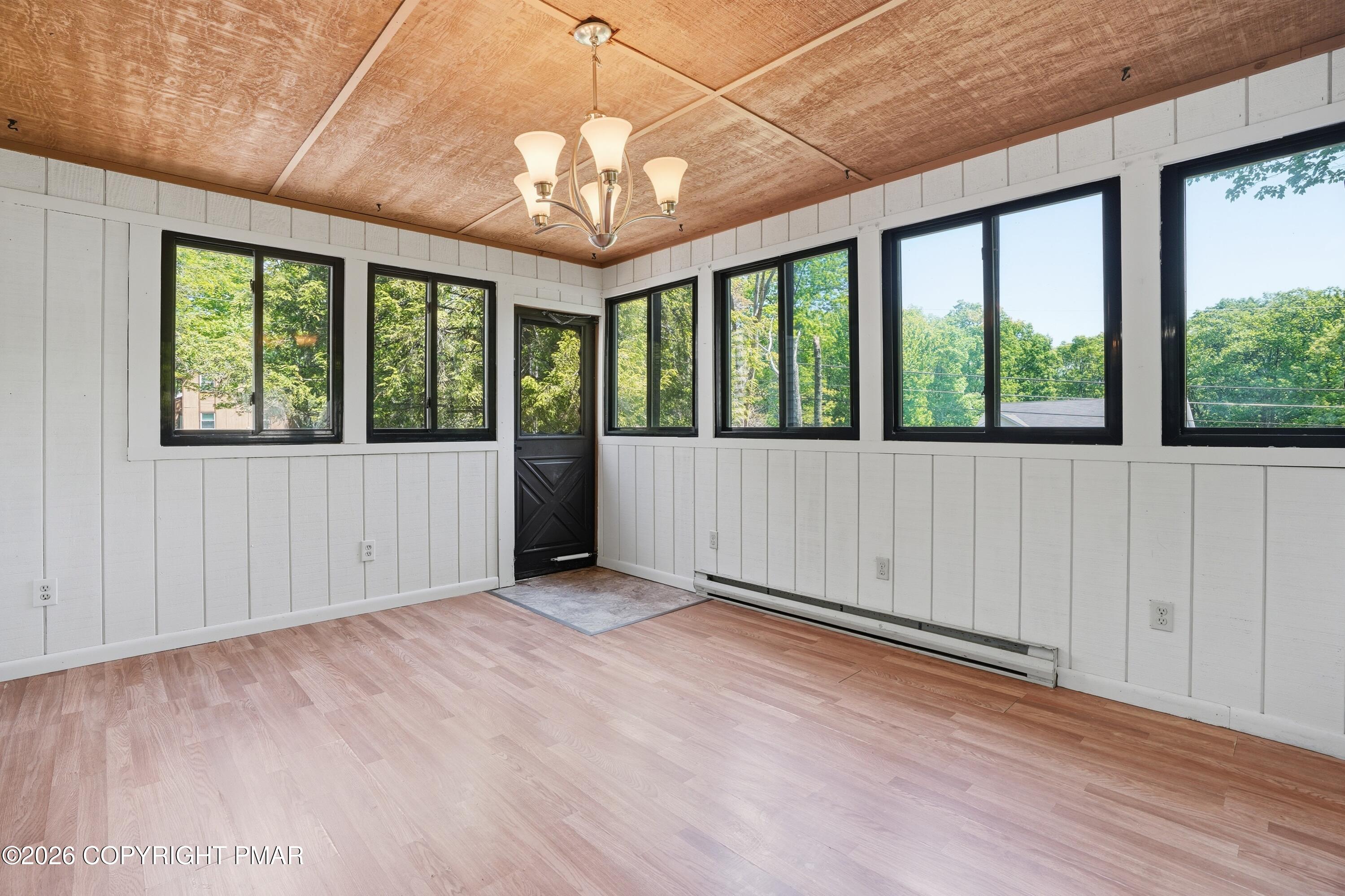 107 Morris Place Bushkill, PA 18324 - Photo 19 of 52 Four Season Room