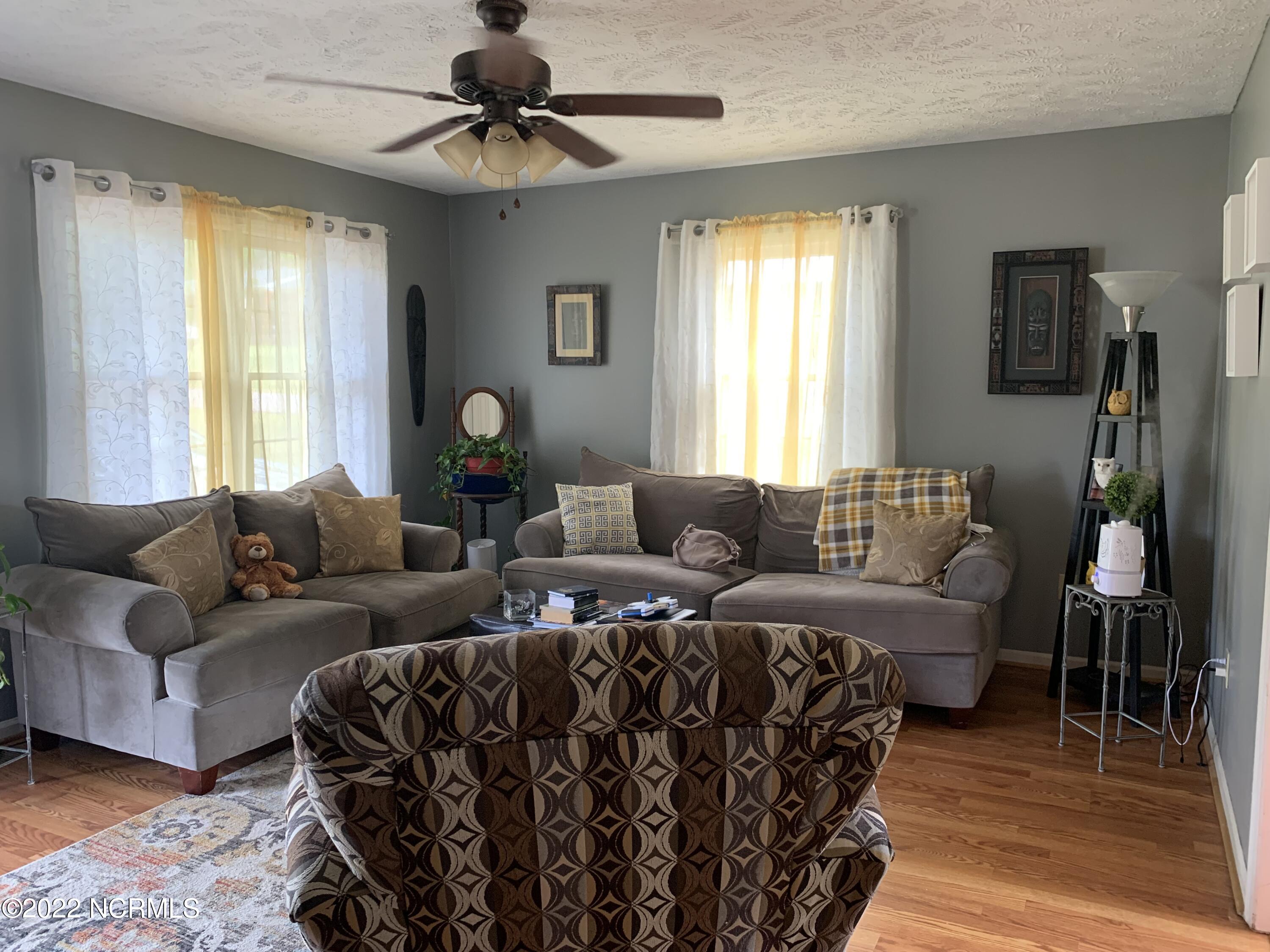 101 Amber Way Rockingham, NC 28379 - Photo 6 of 20 living room