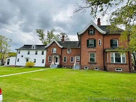 $2,300 | 27 Woodside Circle, Unit 37, Middletown, CT 06457