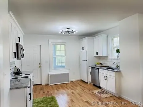 $2,300 | 27 Woodside Circle, Unit 37, Middletown, CT 06457